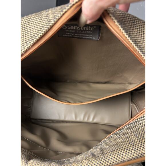 Vintage Samsonite Tweed Luggage. Overnight bag. Carry on. Travel. Classic. - Picture 6 of 8
